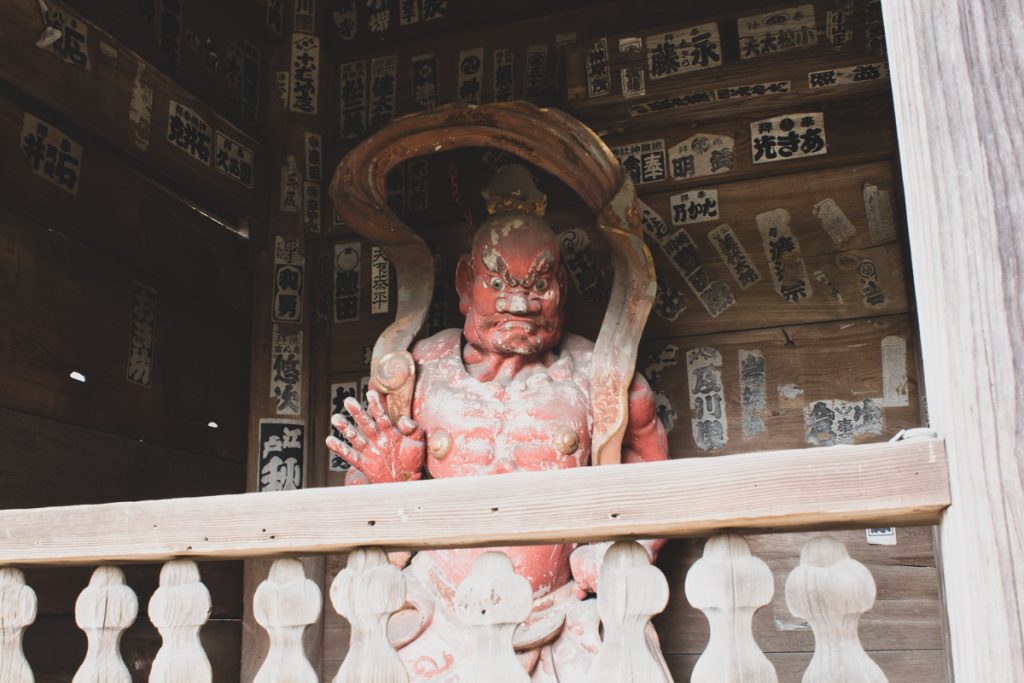 Sugimotodera temple statue Kannon in Kamakura