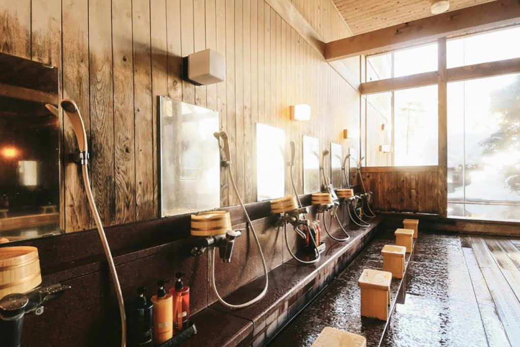 washing body in onsen