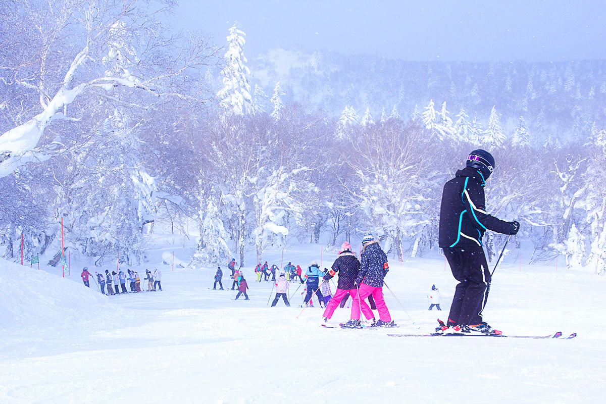 Ski and snowboard in Japan