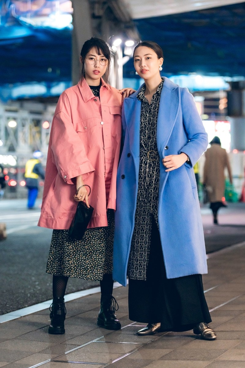 tokyo street fashion print under solid color coat