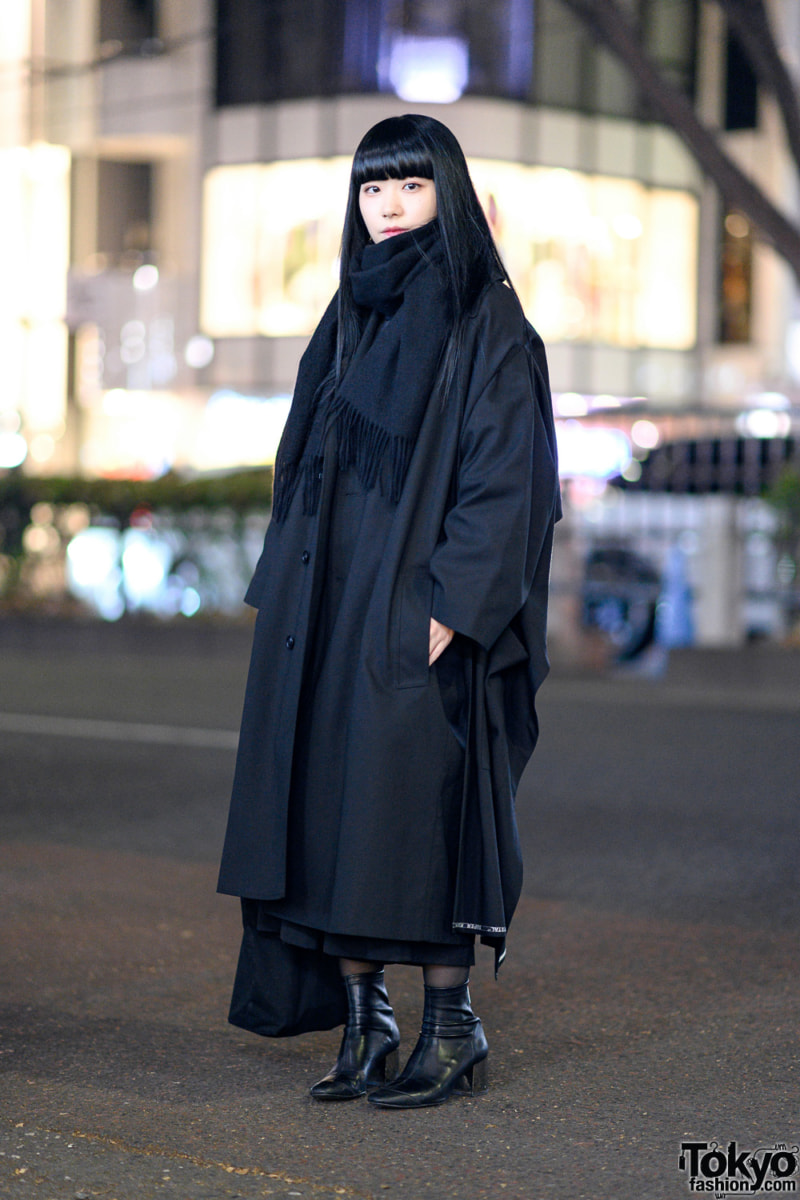 tokyo street fashion winter black layering